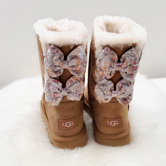 UGG BAILEY BOW ABSTRACT SPLATTER BOOTS - Picture 3 of 10